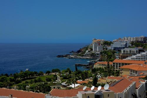 Suite Deluxe con vistas al mar del hotel Allegro Madeira - Adults Only - Member Of Barceló Group. Foto 5