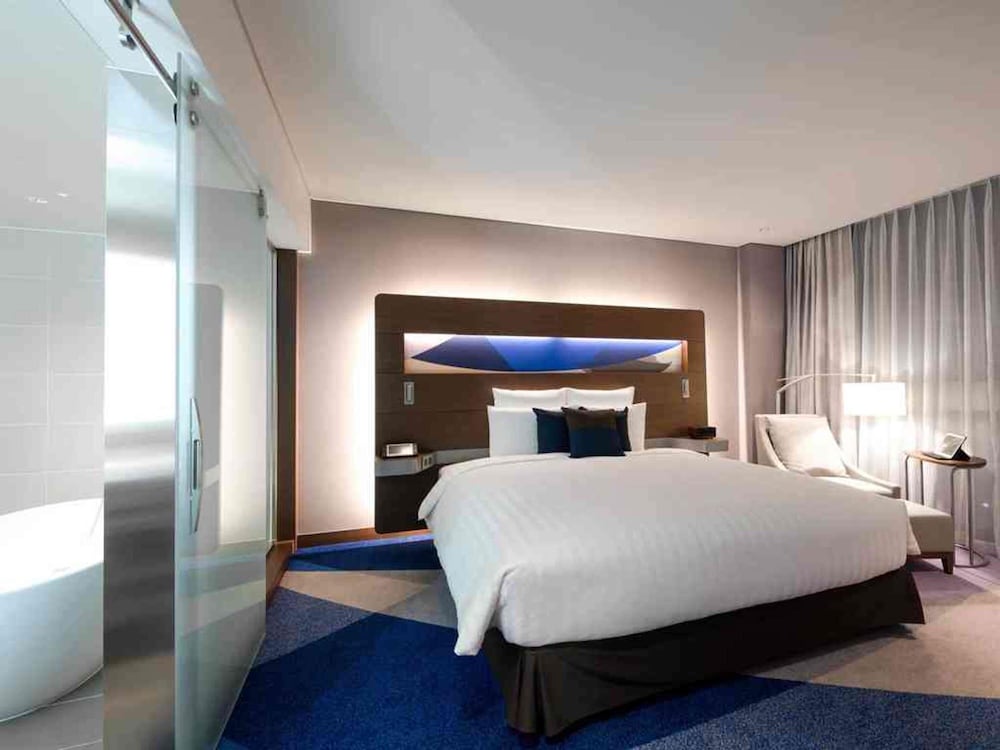 Suite Ejecutiva con cama King del hotel Novotel Ambassador Suwon