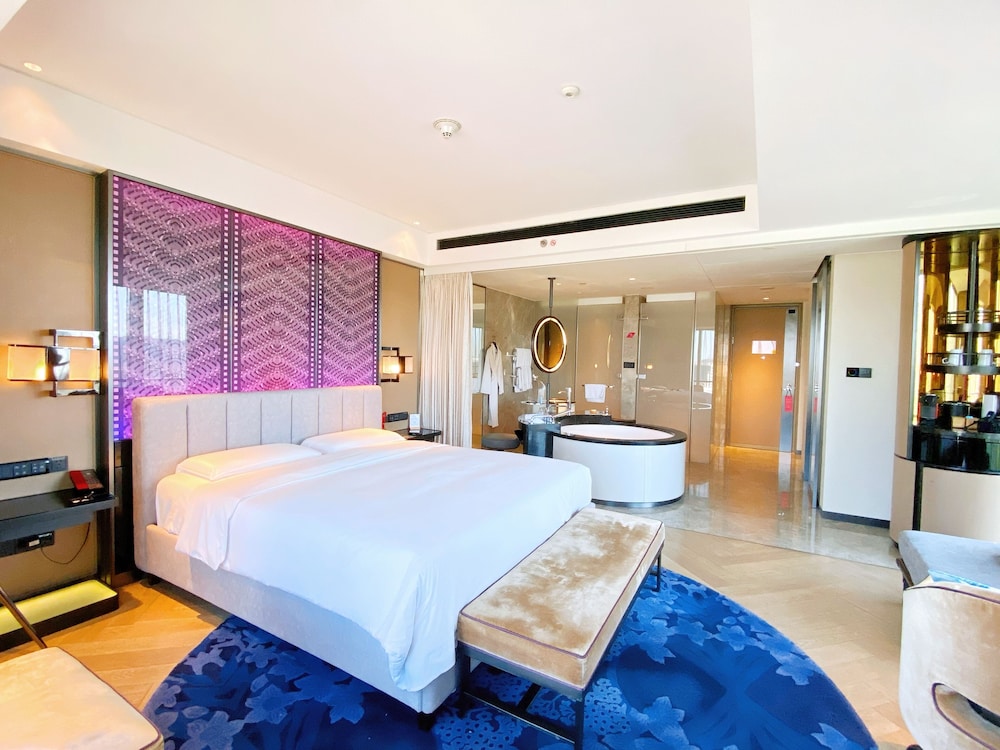 HABITACIÓN DE LUJO, 1 Cama King, Vistas a la Ciudad del hotel Sofitel Beijing Central. Foto 1