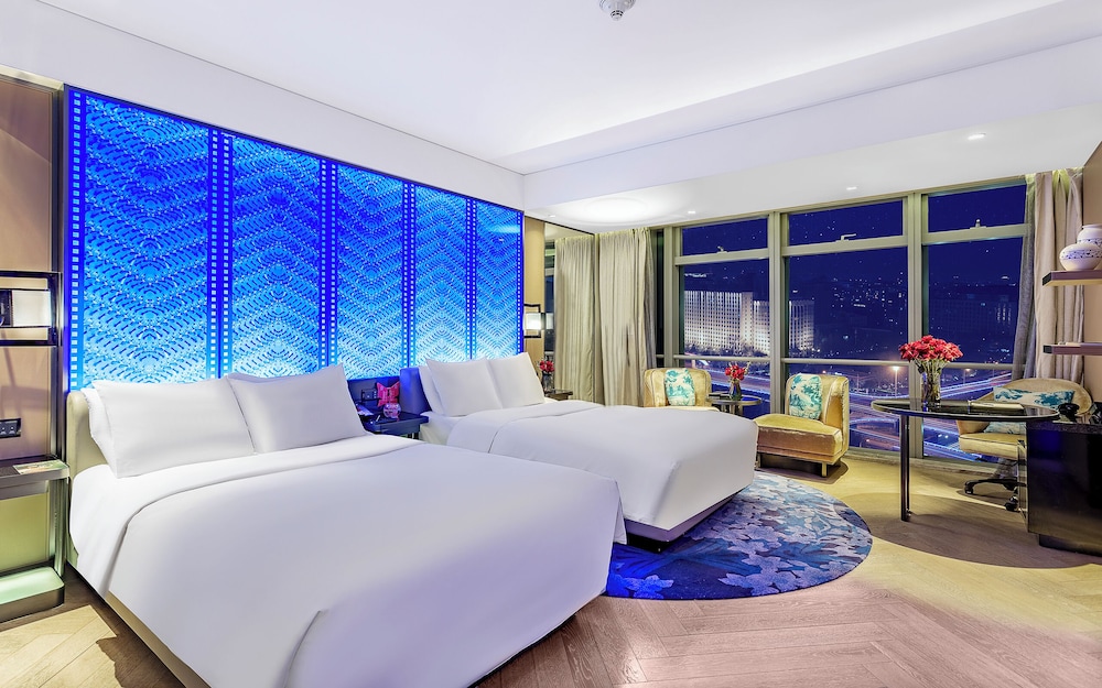 Habitación de lujo, 2 camas individuales, vistas a la ciudad del hotel Sofitel Beijing Central. Foto 4