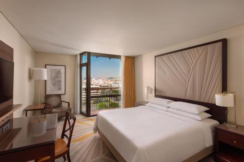 Comfort King, Guest room, 1 King, Balcony del hotel Lisbon Marriott