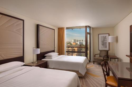 Comfort Twin, Guest room, 2 Twins, Balcony del hotel Lisbon Marriott
