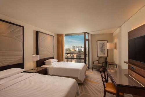 Comfort Twin, Guest room, 2 Twins, Balcony del hotel Lisbon Marriott. Foto 3
