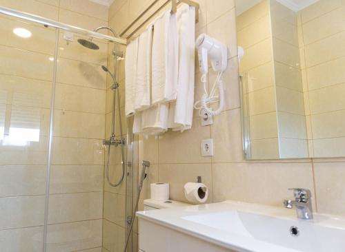 Habitación Doble - 1 o 2 camas del hotel Residencial Lar do Areeiro. Foto 12