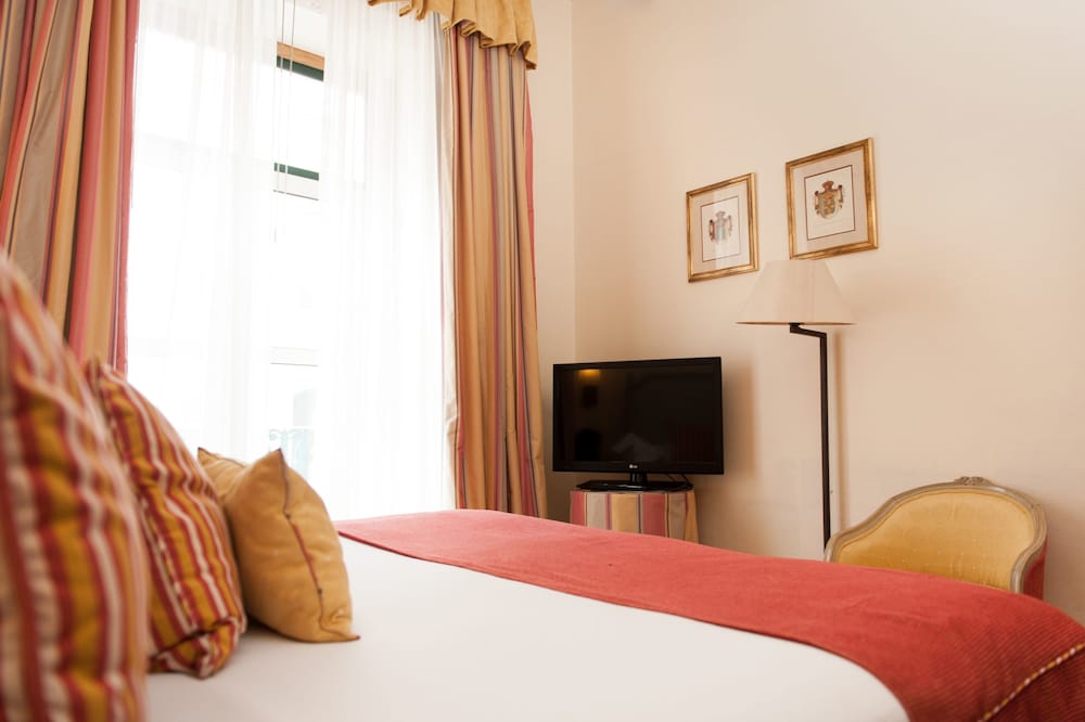 Habitación Deluxe doble del hotel Real Palacio. Foto 1