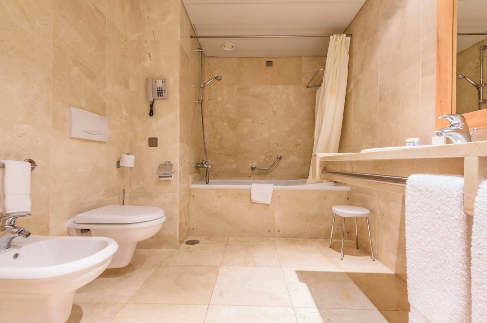 Suite del hotel Real Palacio. Foto 4