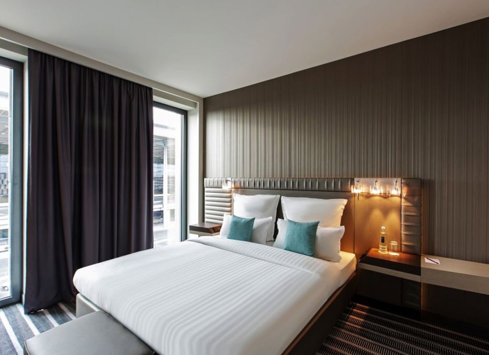 Suite Junior del hotel Steigenberger Airport Hotel Berlin. Foto 1