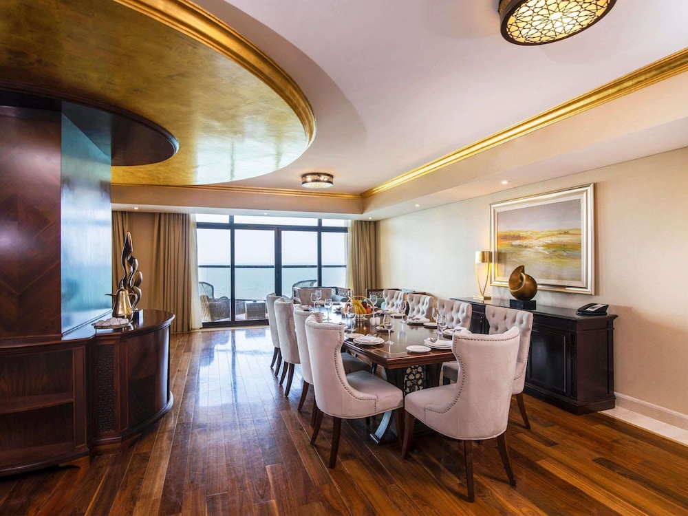 Suite Real del hotel Pullman Resort Al Marjan Island. Foto 9