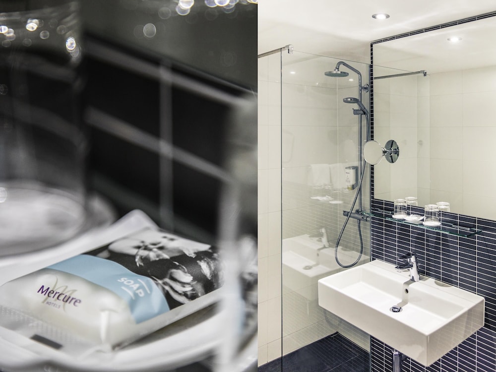 Suite con 1 cama doble del hotel Mercure Luedenscheid. Foto 4