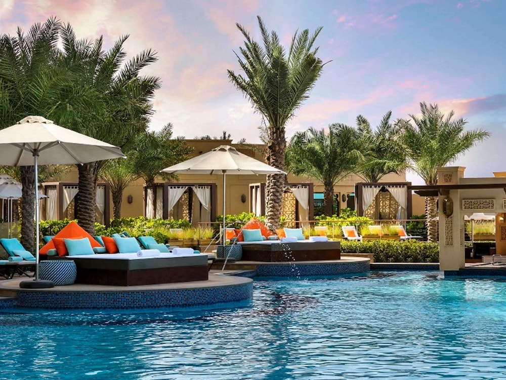 Habitación Signature, 2 camas dobles, terraza del hotel Fairmont Ajman. Foto 2