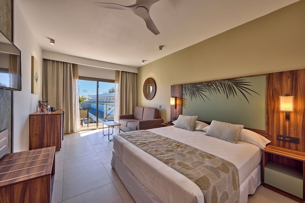 Habitación doble, vistas parciales al mar del hotel Riu Turquoise - All Inclusive