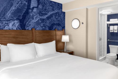 Habitación con cama extragrande. del hotel Fairfield Inn New York Manhattan/Financial District. Foto 3