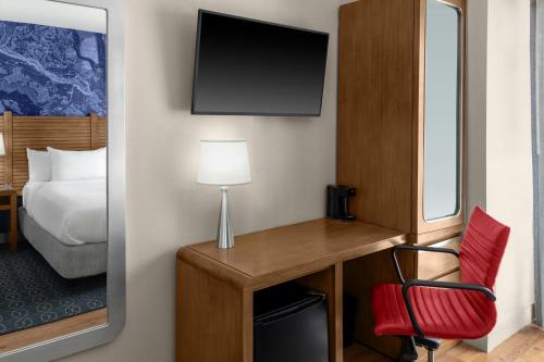 Habitación con cama extragrande - Planta superior del hotel Fairfield Inn New York Manhattan/Financial District. Foto 4