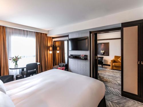 Suite Junior del hotel Sofitel Lisbon Liberdade. Foto 2