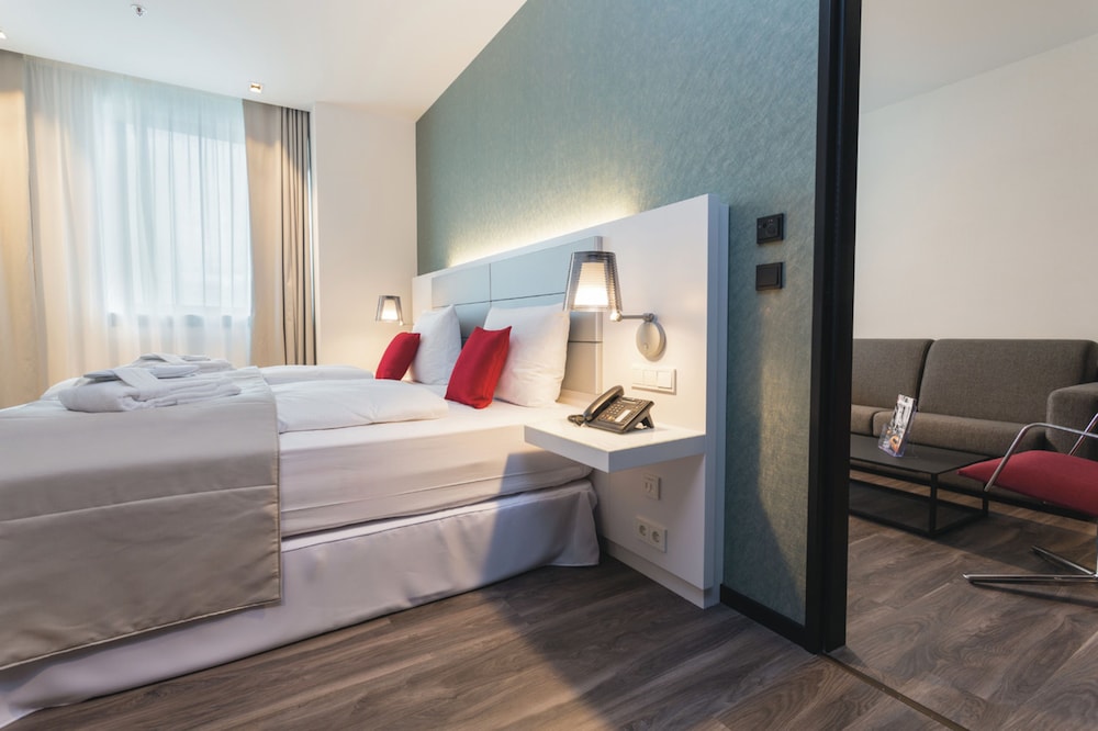 Suite estudio junior del hotel Riu Plaza Berlin. Foto 2