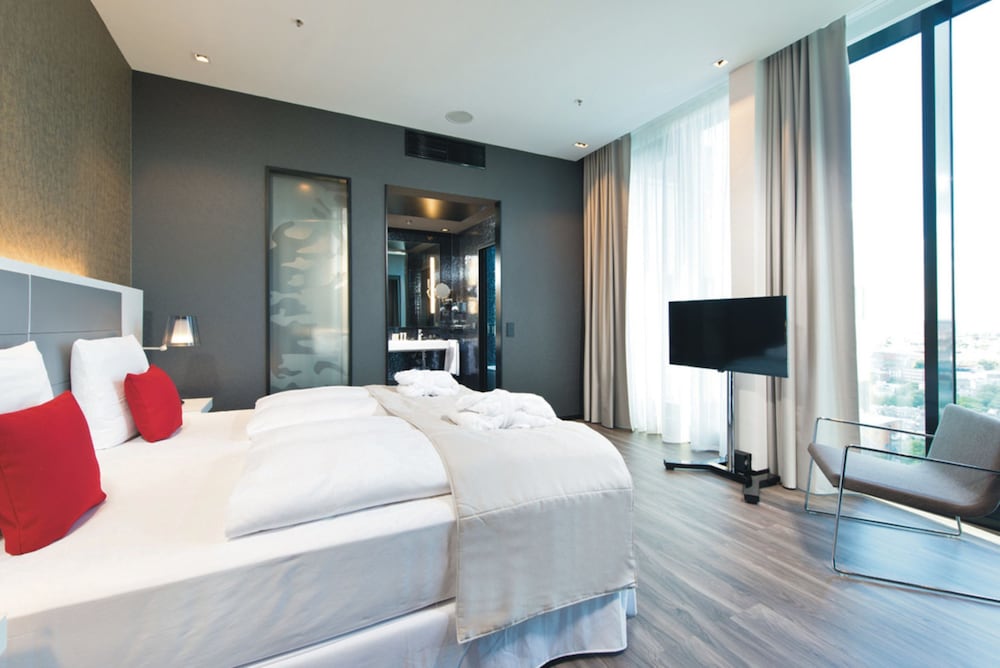 Suite presidencial (Berlin - Rooftop View) del hotel Riu Plaza Berlin. Foto 1