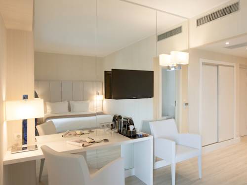 Habitación Familiar del hotel Lutecia Smart Design. Foto 1