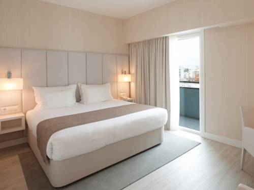 Habitación Doble Premium con balcón - 1 o 2 camas del hotel Lutecia Smart Design. Foto 2