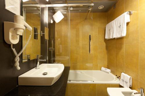 Habitación Doble del hotel Alif Avenidas. Foto 4