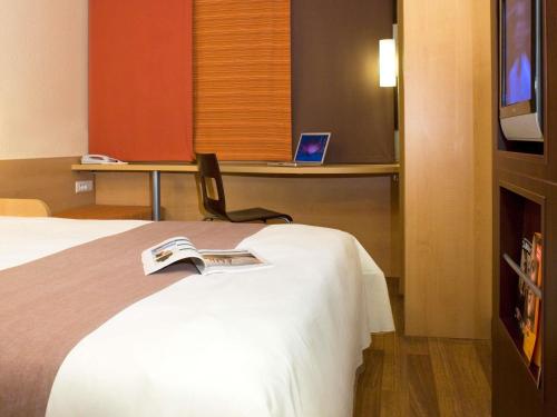Habitación Doble Estándar del hotel Ibis Lisboa José Malhoa. Foto 5