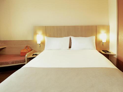 Habitación Doble Estándar del hotel Ibis Lisboa José Malhoa. Foto 15