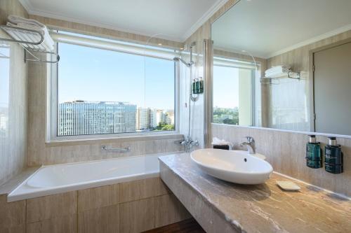 Habitación Familiar del hotel Meliá Lisboa Oriente. Foto 9