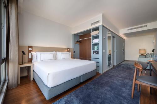 Habitación Familiar del hotel Meliá Lisboa Oriente. Foto 11