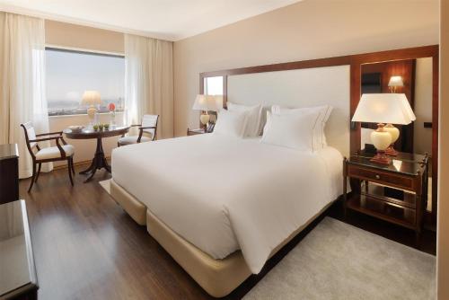 Habitación Premium con vistas al río del hotel Dom Pedro Lisboa Hotel, a member of Radisson Individuals