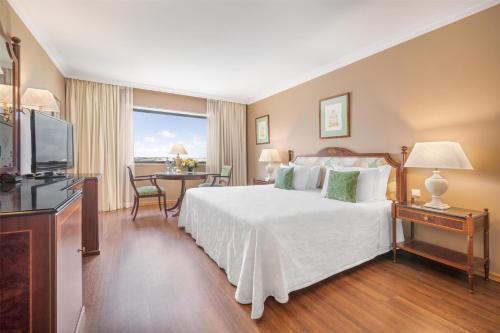 Suite Premium con vistas a la ciudad del hotel Dom Pedro Lisboa Hotel, a member of Radisson Individuals