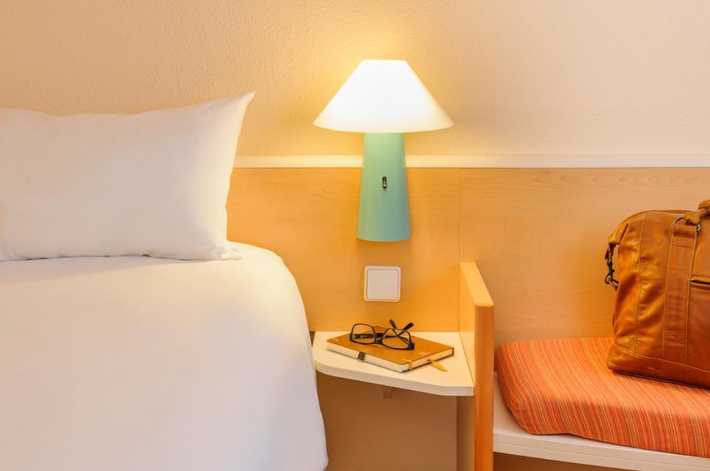 Habitación Estándar con 1 cama doble del hotel Ibis Berlin Dreilinden. Foto 5