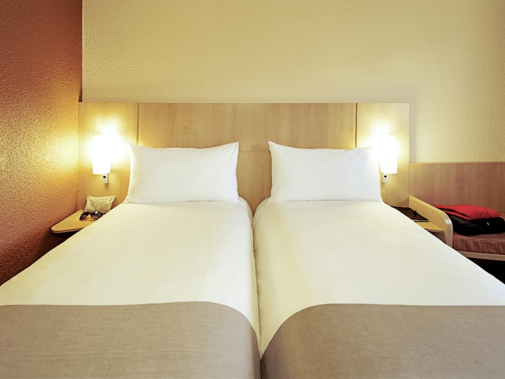 Habitación estándar con camas individuales del hotel Ibis Berlin Dreilinden