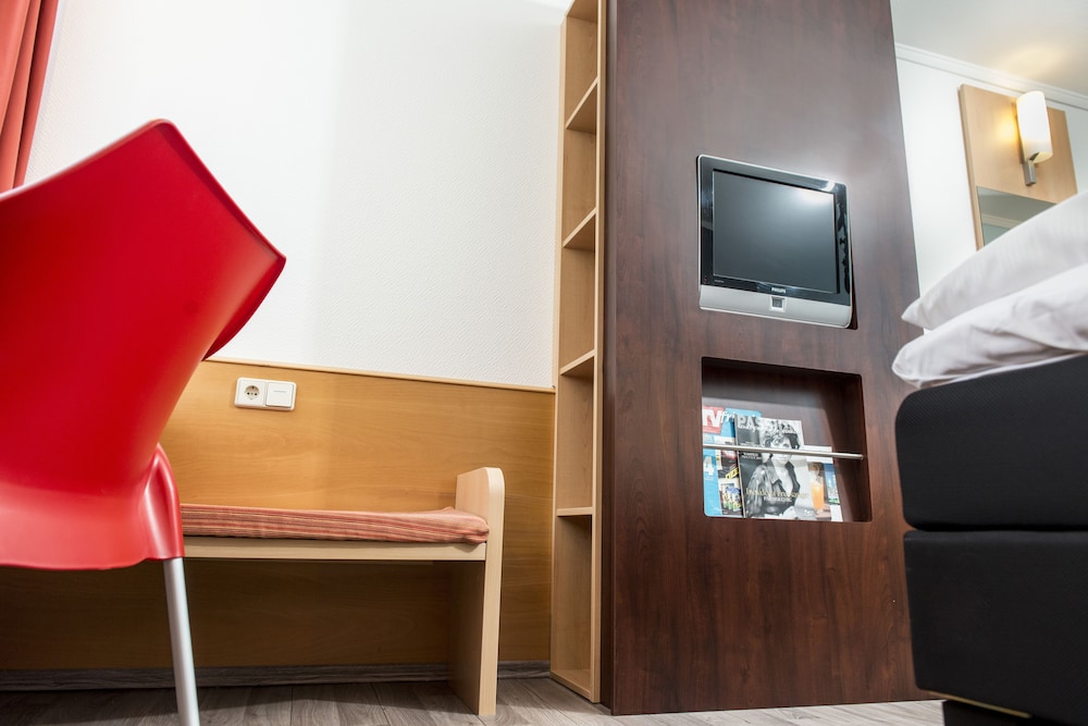 Habitación estándar, 2 camas individuales del hotel Ibis Kassel Melsungen. Foto 7