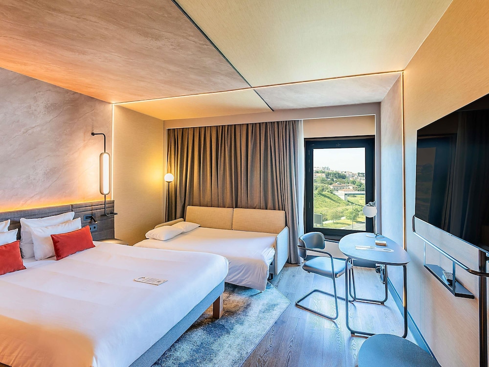 Habitación familiar, 1 cama de matrimonio con sofá cama (Family) del hotel Novotel Lisboa