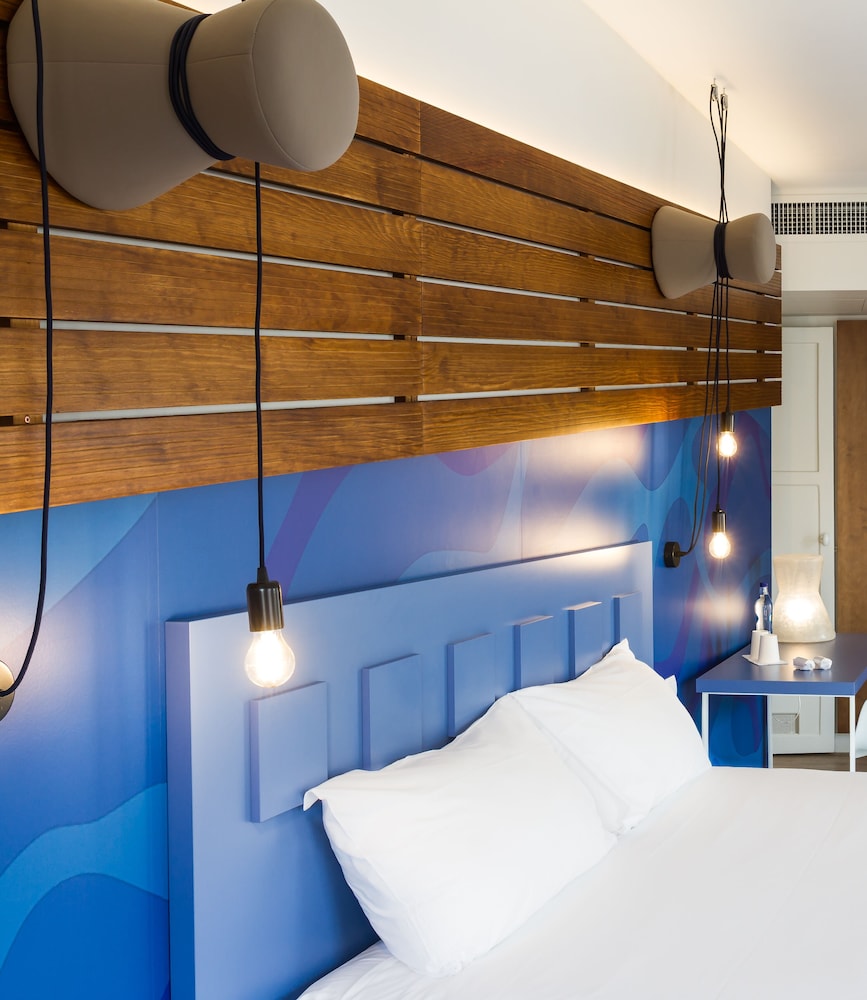 Habitación doble, varias camas del hotel Ibis Styles Lisboa Centro Liberdade Ne. Foto 3