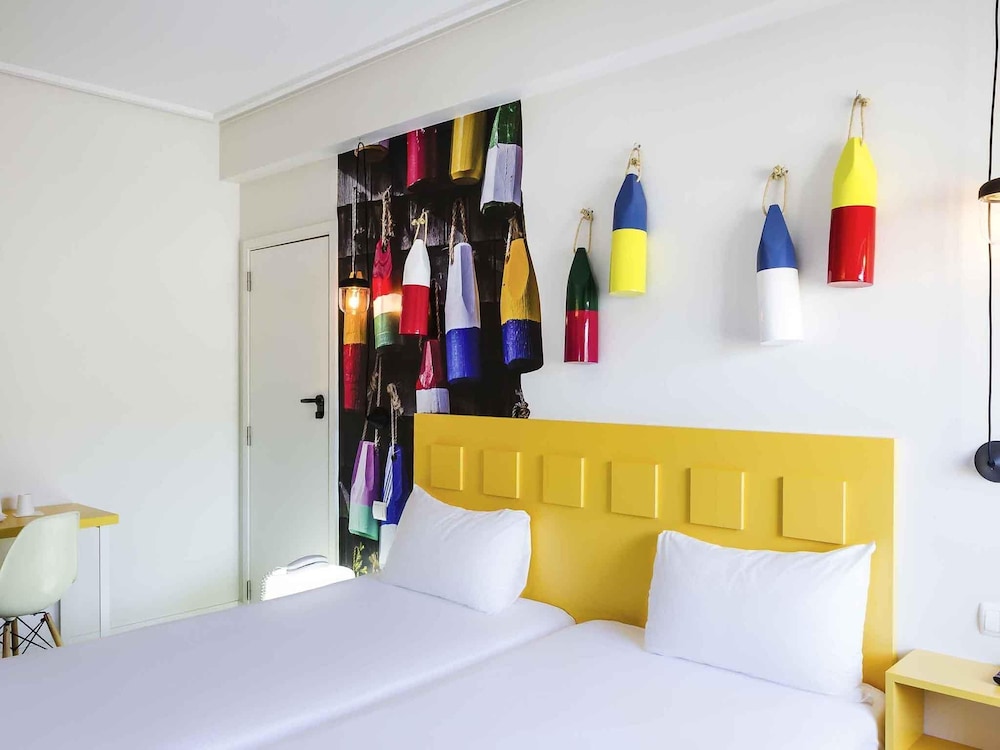 Habitación con 2 camas individuales, 2 camas individuales del hotel Ibis Styles Lisboa Centro Liberdade Ne. Foto 3