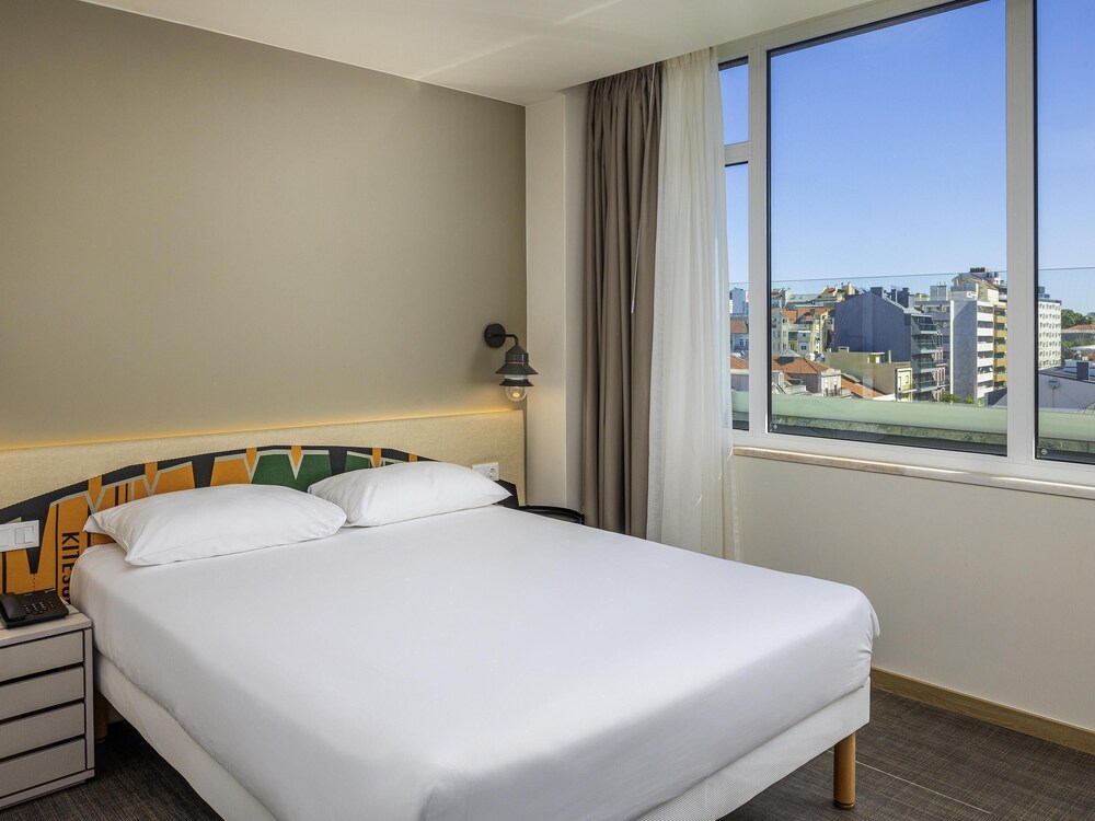 Habitación doble, 1 cama doble, balcón (Large) del hotel Ibis Styles Lisboa Centro Liberdade Ne. Foto 8