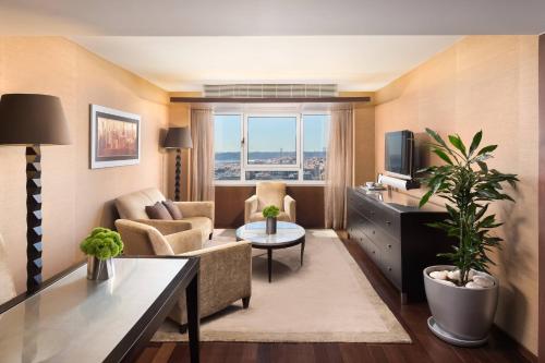 Suite Executive con acceso al club lounge - 2 camas del hotel Sheraton Lisboa and Spa