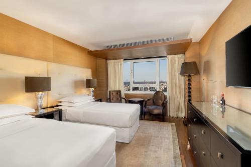 Suite Executive con acceso al club lounge - 2 camas del hotel Sheraton Lisboa and Spa. Foto 2