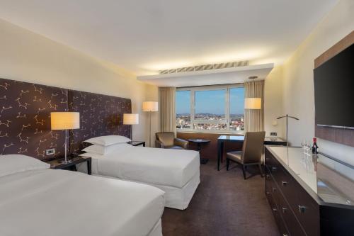 Habitación Premium Deluxe con vistas a la ciudad - 2 camas del hotel Sheraton Lisboa and Spa. Foto 4