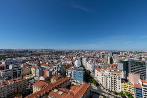 Suite Presidencial, 1 cama extragrande, acceso al club lounge, vistas al horizonte urbano del hotel Sheraton Lisboa and Spa. Foto 7