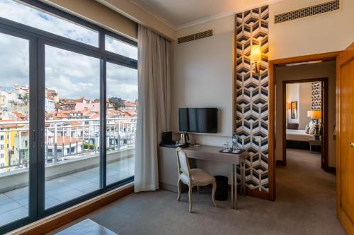 Suite con balcón del hotel Mundial. Foto 1