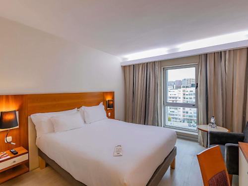 Habitación Doble Estándar del hotel Mercure Lisboa. Foto 9
