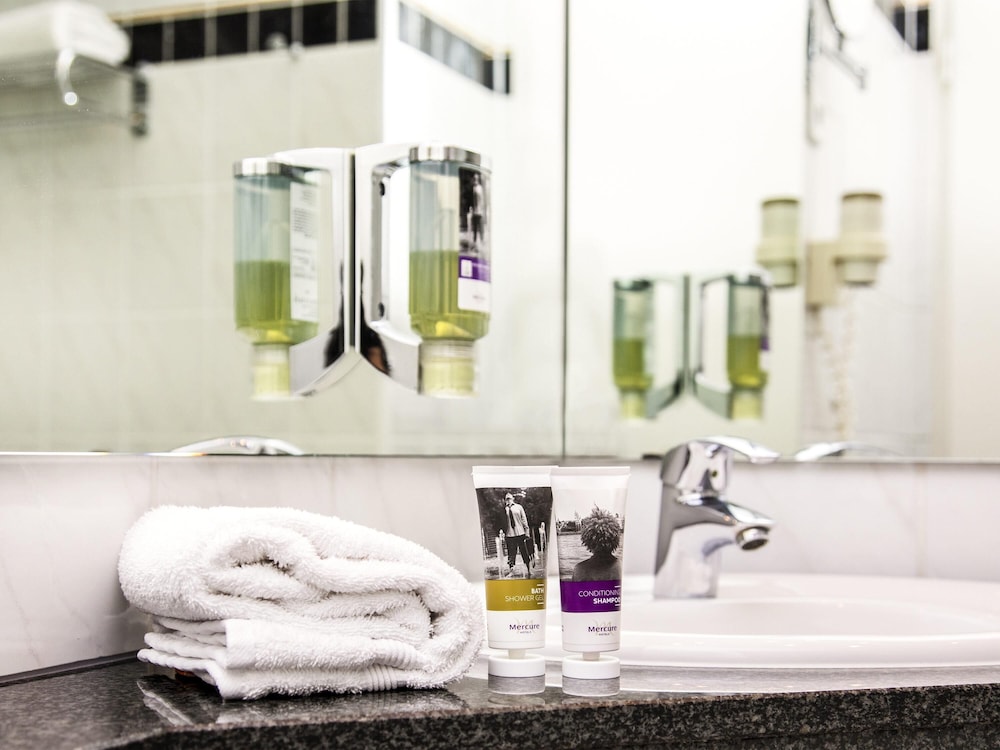 Habitación estándar con dos camas individuales del hotel Mercure Hagen. Foto 4