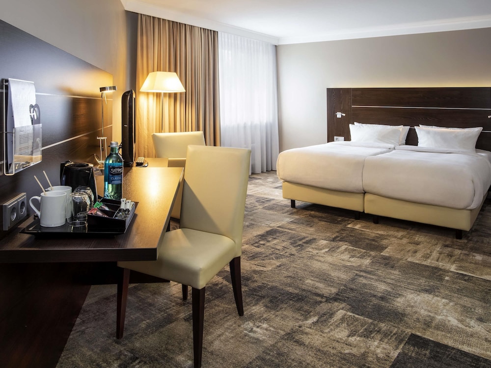 Habitación Superior con cama doble y sofá - cama del hotel Mercure Hagen