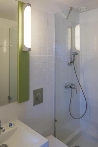 Habitación Doble Estándar - 2 camas del hotel Ibis Budget Braga Centro. Foto 1