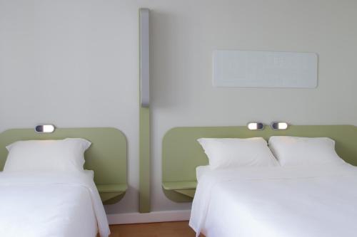 Habitación Doble Estándar - 2 camas del hotel Ibis Budget Braga Centro. Foto 3