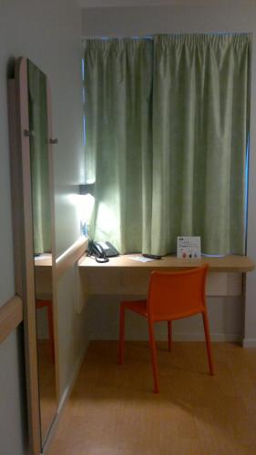 Habitación Doble Estándar - 2 camas del hotel Ibis Budget Braga Centro. Foto 7