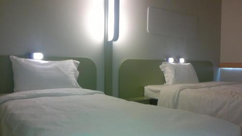 Habitación Doble Estándar - 2 camas del hotel Ibis Budget Braga Centro. Foto 10