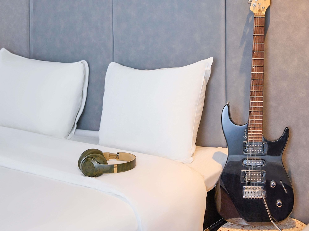 Habitación con 1 cama doble de 160x200 cm, nuevo concepto Sleep Easy del hotel Ibis Baar Zug