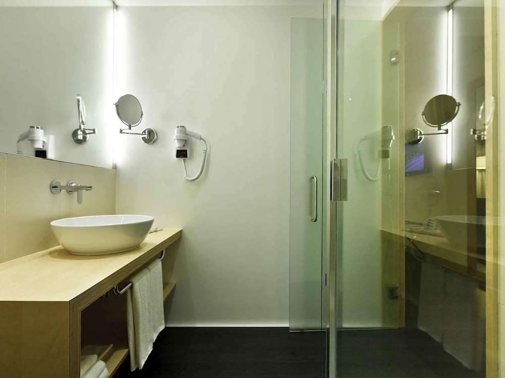 Habitación Standard para no fumadores con 2 camas individuales del hotel Mercure Braga Centro. Foto 8